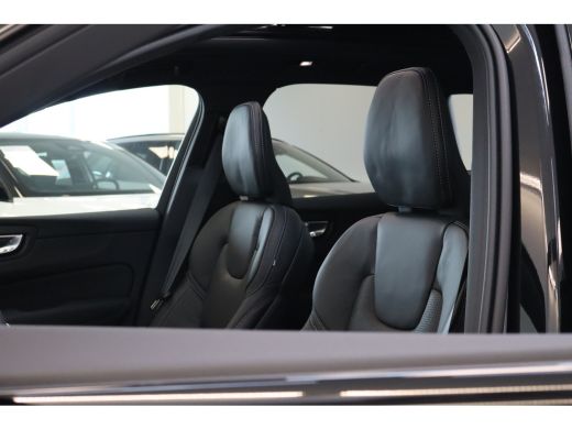 Volvo  XC60 T6 350PK Ultra Black Edition Trekhaak | Luchtvering | Getint Glas | 360&deg; | B&W Audio ActivLease financial lease