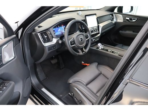 Volvo  XC60 T6 350PK Ultra Black Edition Trekhaak | Luchtvering | Getint Glas | 360&deg; | B&W Audio ActivLease financial lease