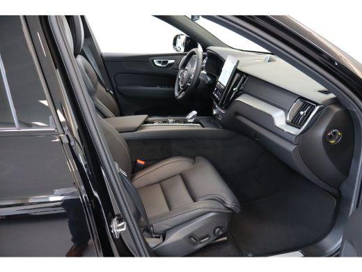 Volvo  XC60 T6 350PK Ultra Black Edition Trekhaak | Luchtvering | Getint Glas | 360&deg; | B&W Audio ActivLease financial lease