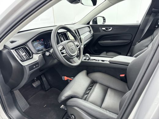 Volvo  XC60 T6 Recharge Plus Dark | 19" Allseason | 360 Camera | Trekhaak | Panoramadak | Elektr. verst. Lede... ActivLease financial lease