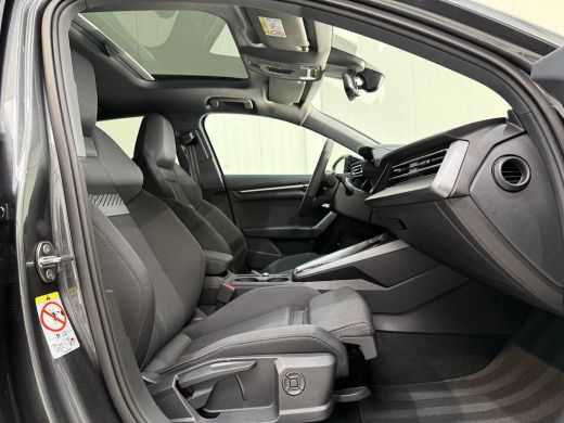 Audi A3 Sportback 45 TFSI e 272pk S edition | Pano dak | Zwart optiek | ACC ActivLease financial lease