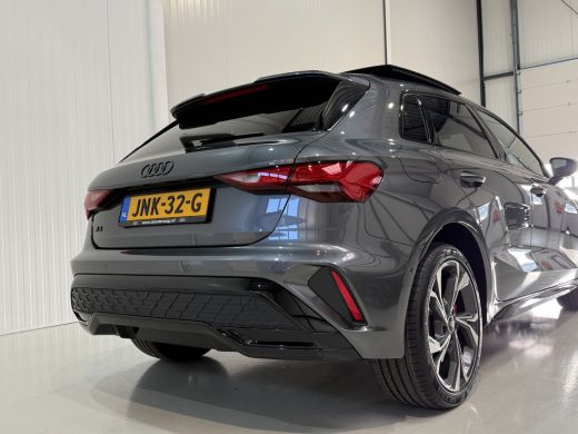 Audi A3 Sportback 45 TFSI e 272pk S edition | Pano dak | Zwart optiek | ACC ActivLease financial lease