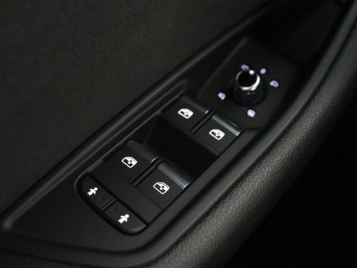 Audi A4 40 TFSI Sport S Line Black Edition | Stoelverwarming | Adaptive cruise | Keyless | Virtual Cockpi... ActivLease financial lease