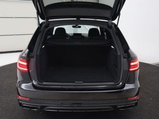 Audi A4 40 TFSI Sport S Line Black Edition | Stoelverwarming | Adaptive cruise | Keyless | Virtual Cockpi... ActivLease financial lease
