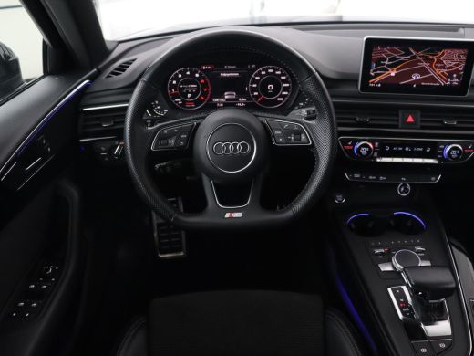 Audi A4 40 TFSI Sport S Line Black Edition | Stoelverwarming | Adaptive cruise | Keyless | Virtual Cockpi... ActivLease financial lease