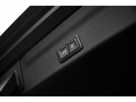 Audi A6 Avant 55 TFSI e quattro S edition Competition | Panoramadak | HUD | Servosluiting | ACC | ActivLease financial lease