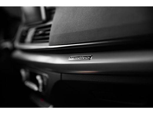 Audi Q5 50 TFSI e quattro S edition ActivLease financial lease