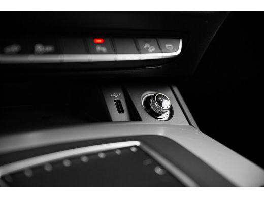 Audi Q5 50 TFSI e quattro S edition ActivLease financial lease