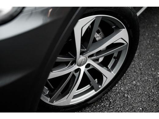 Audi Q5 50 TFSI e quattro S edition ActivLease financial lease