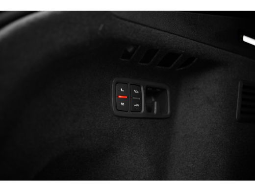 Audi Q8 55 TFSI e quattro Pro Line S | Panoramadak | Trekhaak | Leder | ActivLease financial lease