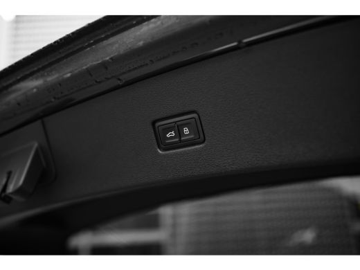 Audi Q8 55 TFSI e quattro Pro Line S | Panoramadak | Trekhaak | Leder | ActivLease financial lease