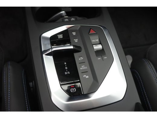 BMW 1 Serie 120 High Executive M Sport Automaat / Sportstoelen / M Adaptief onderstel / Comfort Access / Adap... ActivLease financial lease