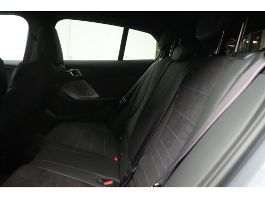 BMW 1 Serie 120 High Executive M Sport Automaat / Sportstoelen / M Adaptief onderstel / Comfort Access / Adap... ActivLease financial lease