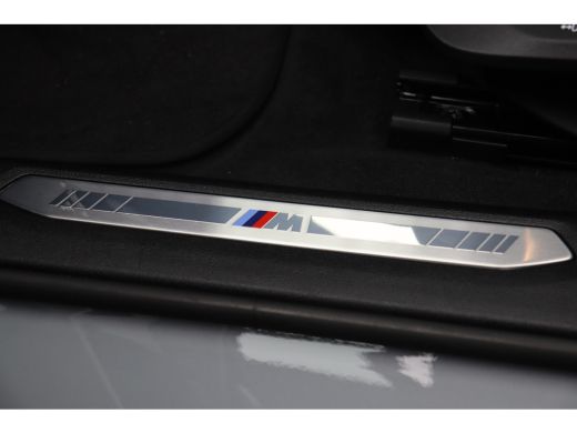 BMW 1 Serie 120 High Executive M Sport Automaat / Sportstoelen / M Adaptief onderstel / Comfort Access / Adap... ActivLease financial lease