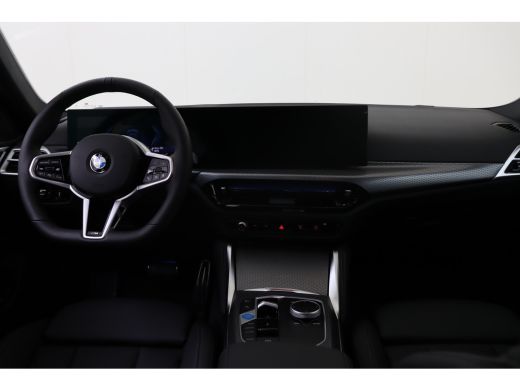 BMW i4 eDrive35 M Sport / Trekhaak / Achteruitrijcamera / Comfort Access / Stuurverwarming / Stoelverwar... ActivLease financial lease