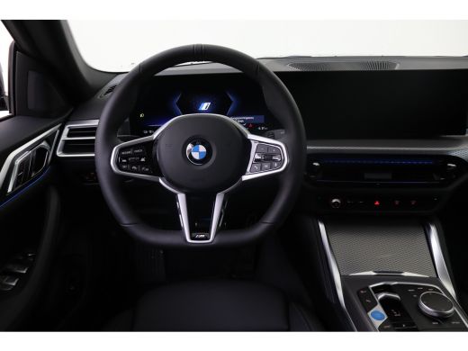 BMW i4 eDrive35 M Sport / Trekhaak / Achteruitrijcamera / Comfort Access / Stuurverwarming / Stoelverwar... ActivLease financial lease