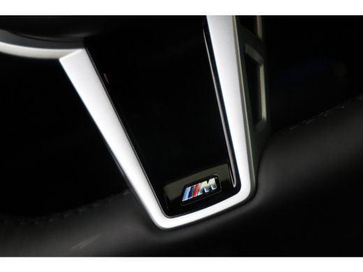 BMW i4 eDrive35 M Sport / Trekhaak / Achteruitrijcamera / Comfort Access / Stuurverwarming / Stoelverwar... ActivLease financial lease