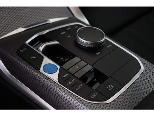 BMW i4 eDrive35 M Sport / Trekhaak / Achteruitrijcamera / Comfort Access / Stuurverwarming / Stoelverwar... ActivLease financial lease