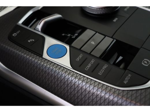 BMW i4 eDrive35 M Sport / Trekhaak / Achteruitrijcamera / Comfort Access / Stuurverwarming / Stoelverwar... ActivLease financial lease