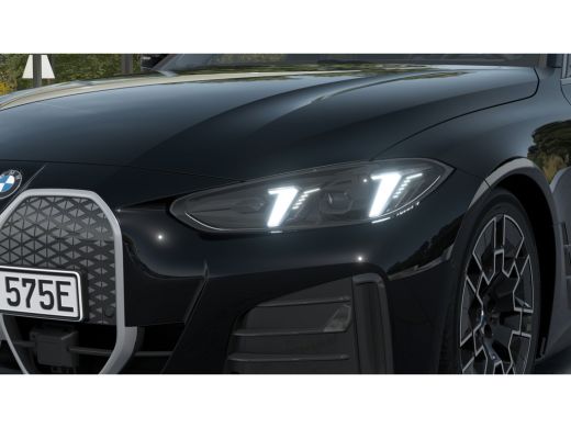 BMW i4 eDrive35 M Sport / Trekhaak / Achteruitrijcamera / Comfort Access / Stuurverwarming / Stoelverwar... ActivLease financial lease