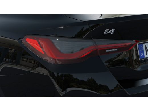 BMW i4 eDrive35 M Sport / Trekhaak / Achteruitrijcamera / Comfort Access / Stuurverwarming / Stoelverwar... ActivLease financial lease
