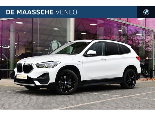 BMW X1 xDrive25e High Executive Automaat / Panoramadak / Achteruitrijcamera / Comfort Access / LED / Hea...
