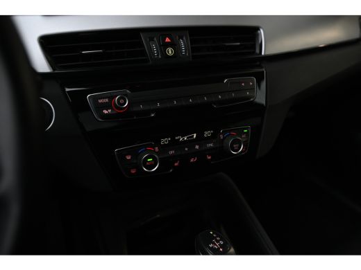 BMW X1 xDrive25e High Executive Automaat / Panoramadak / Achteruitrijcamera / Comfort Access / LED / Hea... ActivLease financial lease