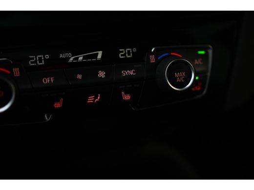 BMW X1 xDrive25e High Executive Automaat / Panoramadak / Achteruitrijcamera / Comfort Access / LED / Hea... ActivLease financial lease