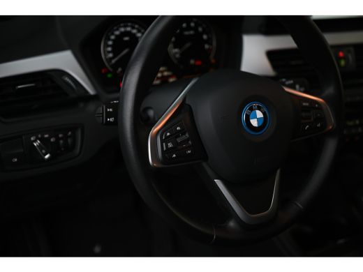 BMW X1 xDrive25e High Executive Automaat / Panoramadak / Achteruitrijcamera / Comfort Access / LED / Hea... ActivLease financial lease