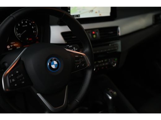 BMW X1 xDrive25e High Executive Automaat / Panoramadak / Achteruitrijcamera / Comfort Access / LED / Hea... ActivLease financial lease