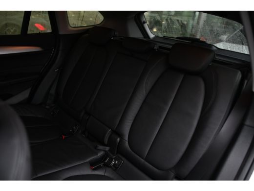 BMW X1 xDrive25e High Executive Automaat / Panoramadak / Achteruitrijcamera / Comfort Access / LED / Hea... ActivLease financial lease