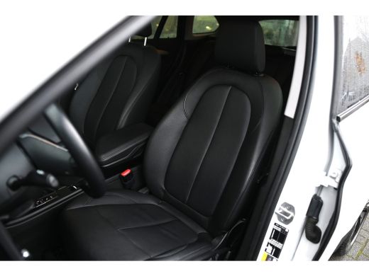 BMW X1 xDrive25e High Executive Automaat / Panoramadak / Achteruitrijcamera / Comfort Access / LED / Hea... ActivLease financial lease