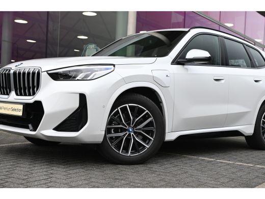 BMW X1 xDrive25e M Sport Automaat / Trekhaak / Sportstoelen / Achteruitrijcamera / M Adaptief onderstel ... ActivLease financial lease