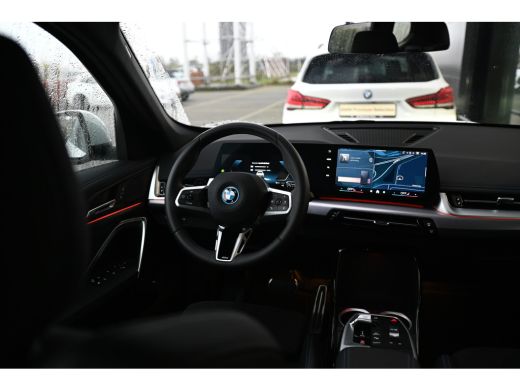 BMW X1 xDrive25e M Sport Automaat / Trekhaak / Sportstoelen / Achteruitrijcamera / M Adaptief onderstel ... ActivLease financial lease
