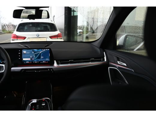 BMW X1 xDrive25e M Sport Automaat / Trekhaak / Sportstoelen / Achteruitrijcamera / M Adaptief onderstel ... ActivLease financial lease