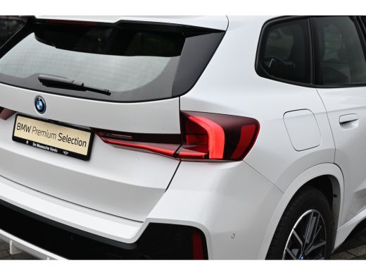 BMW X1 xDrive25e M Sport Automaat / Trekhaak / Sportstoelen / Achteruitrijcamera / M Adaptief onderstel ... ActivLease financial lease