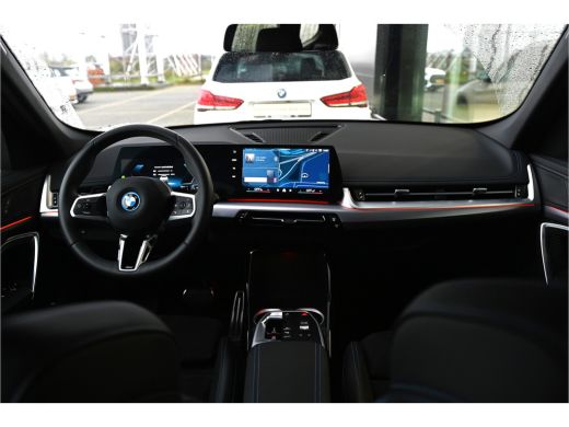 BMW X1 xDrive25e M Sport Automaat / Trekhaak / Sportstoelen / Achteruitrijcamera / M Adaptief onderstel ... ActivLease financial lease