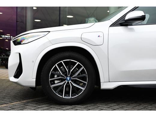 BMW X1 xDrive25e M Sport Automaat / Trekhaak / Sportstoelen / Achteruitrijcamera / M Adaptief onderstel ... ActivLease financial lease