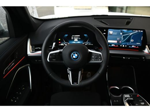 BMW X1 xDrive25e M Sport Automaat / Trekhaak / Sportstoelen / Achteruitrijcamera / M Adaptief onderstel ... ActivLease financial lease