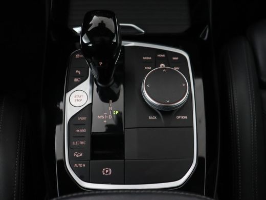 BMW X3 xDrive30e M Sport | Panoramadak | Leder | Stoelverwarming | Camera | Sportstoelen | Carplay | 20'... ActivLease financial lease