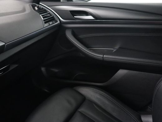 BMW X3 xDrive30e M Sport | Panoramadak | Leder | Stoelverwarming | Camera | Sportstoelen | Carplay | 20'... ActivLease financial lease