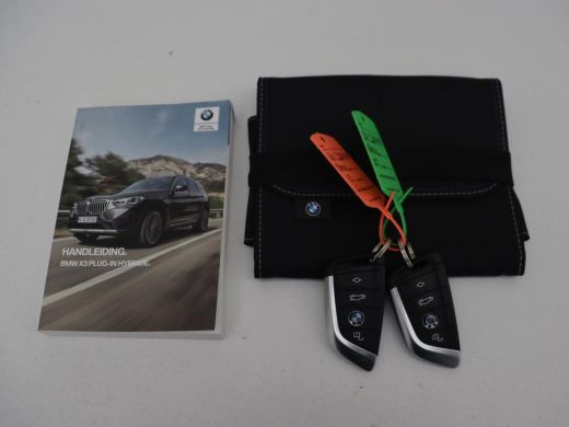 BMW X3 xDrive30e M Sport | Panoramadak | Leder | Stoelverwarming | Camera | Sportstoelen | Carplay | 20'... ActivLease financial lease