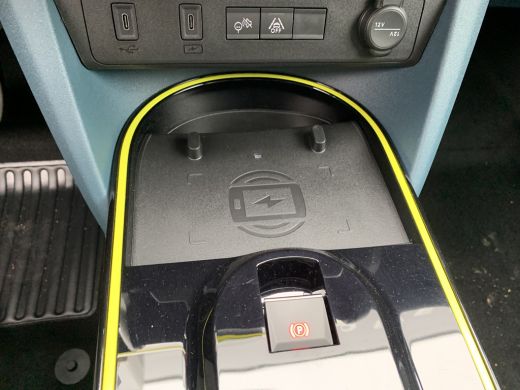 Fiat Grande Panda 1.2 Hybrid La Prima Airco | Camera | Cruise Contol | DAB | LED | LMV 17" | Navi | PDC V&A | ActivLease financial lease