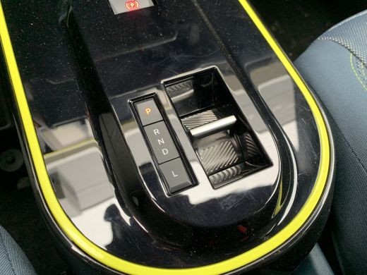 Fiat Grande Panda 1.2 Hybrid La Prima Airco | Camera | Cruise Contol | DAB | LED | LMV 17" | Navi | PDC V&A | ActivLease financial lease