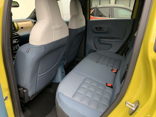 Fiat Grande Panda 1.2 Hybrid La Prima Airco | Camera | Cruise Contol | DAB | LED | LMV 17" | Navi | PDC V&A | ActivLease financial lease