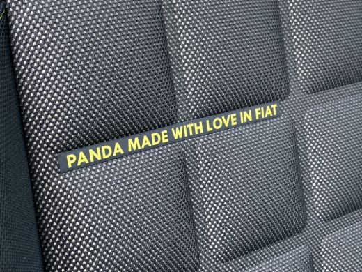 Fiat Grande Panda 1.2 Hybrid La Prima Airco | Camera | Cruise Contol | DAB | LED | LMV 17" | Navi | PDC V&A | ActivLease financial lease