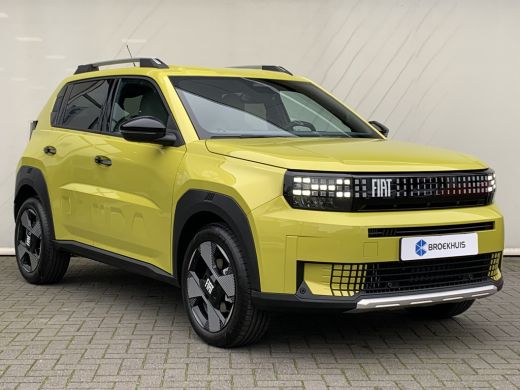 Fiat Grande Panda 1.2 Hybrid La Prima Airco | Camera | Cruise Contol | DAB | LED | LMV 17" | Navi | PDC V&A | ActivLease financial lease