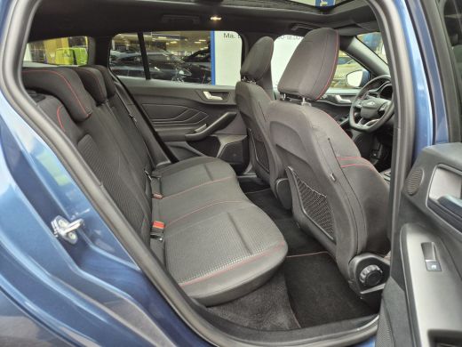 Ford Focus 1.0 EcoBoost Hybrid ST Line X 125pk | Winter Pack | Driver Ass. Pack | Pano | 18' Inch | Elekt. a... ActivLease financial lease