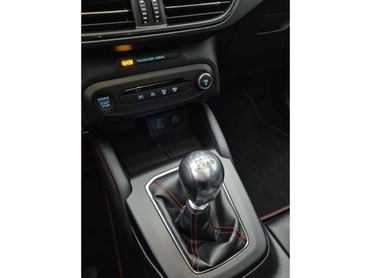 Ford Focus 1.0 EcoBoost Hybrid ST Line X 125pk | Winter Pack | Driver Ass. Pack | Pano | 18' Inch | Elekt. a... ActivLease financial lease