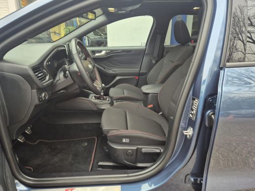 Ford Focus 1.0 EcoBoost Hybrid ST Line X 125pk | Winter Pack | Driver Ass. Pack | Pano | 18' Inch | Elekt. a... ActivLease financial lease
